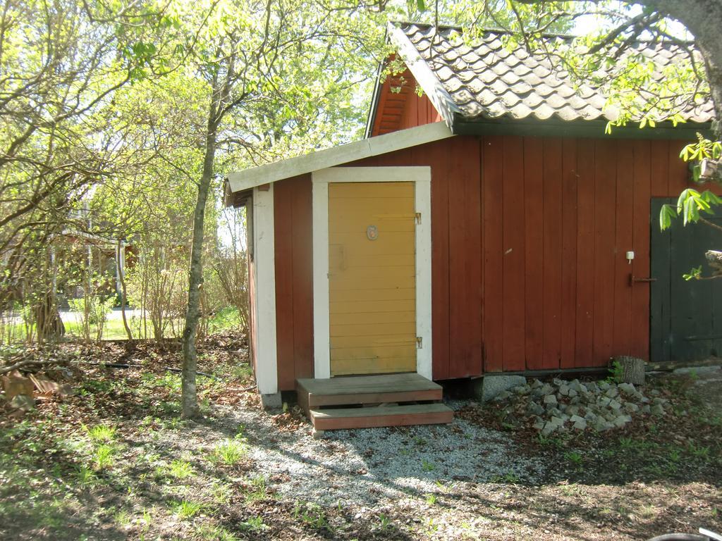 Finnsta Gard Cottages Vasteras Exterior photo