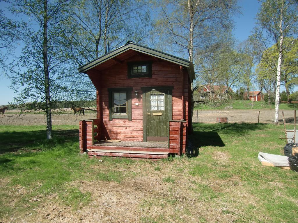 Finnsta Gard Cottages Vasteras Exterior photo